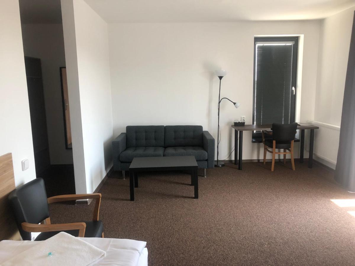 Motel R10 Mladá Boleslav Zewnętrze zdjęcie