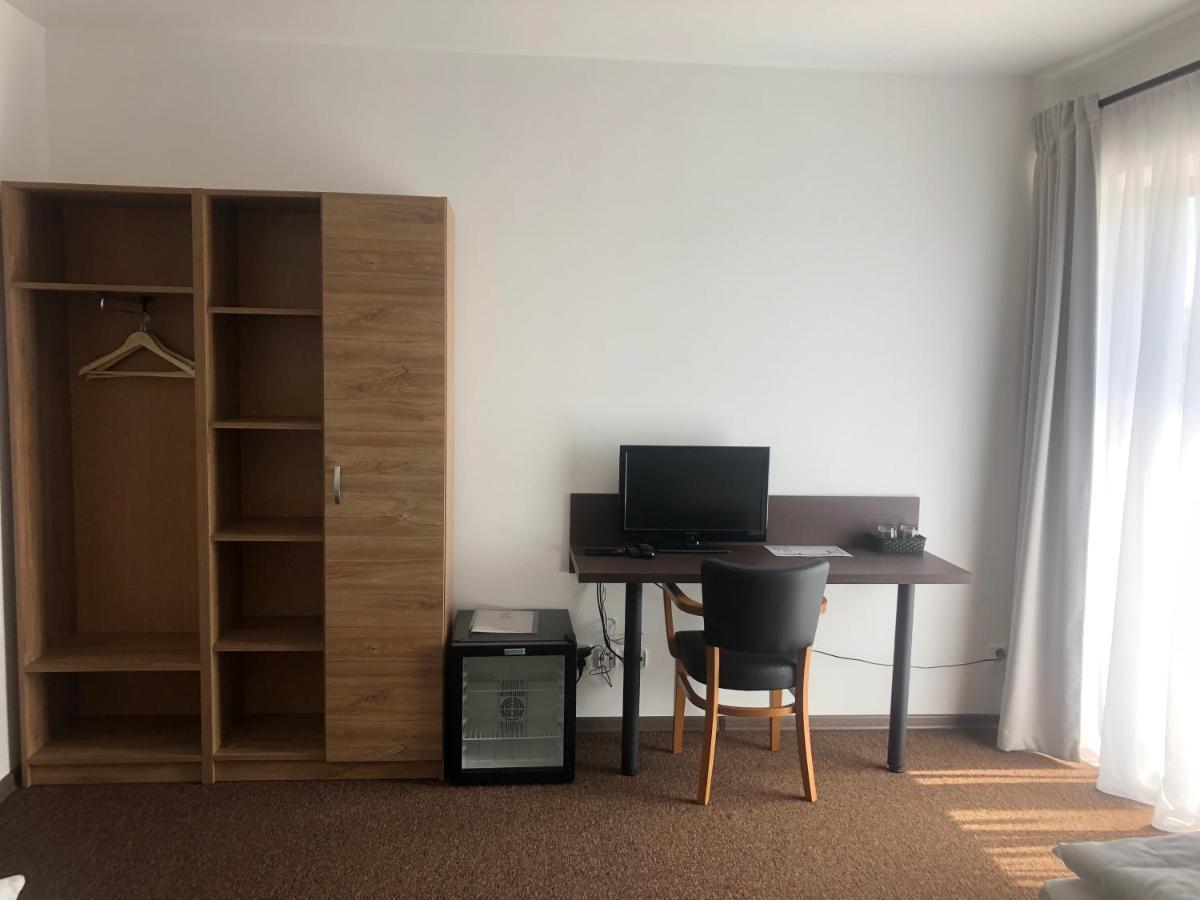 Motel R10 Mladá Boleslav Zewnętrze zdjęcie
