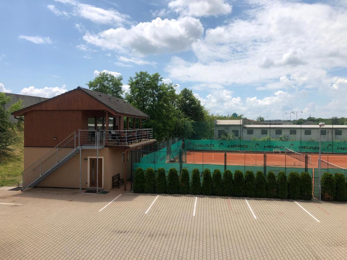 Motel R10 Mladá Boleslav Zewnętrze zdjęcie