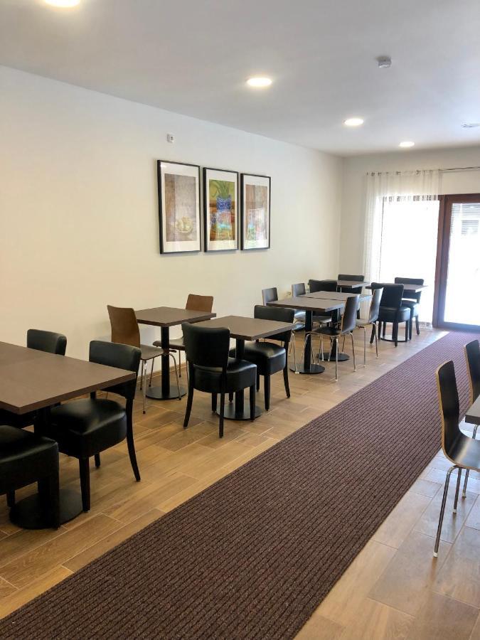 Motel R10 Mladá Boleslav Zewnętrze zdjęcie
