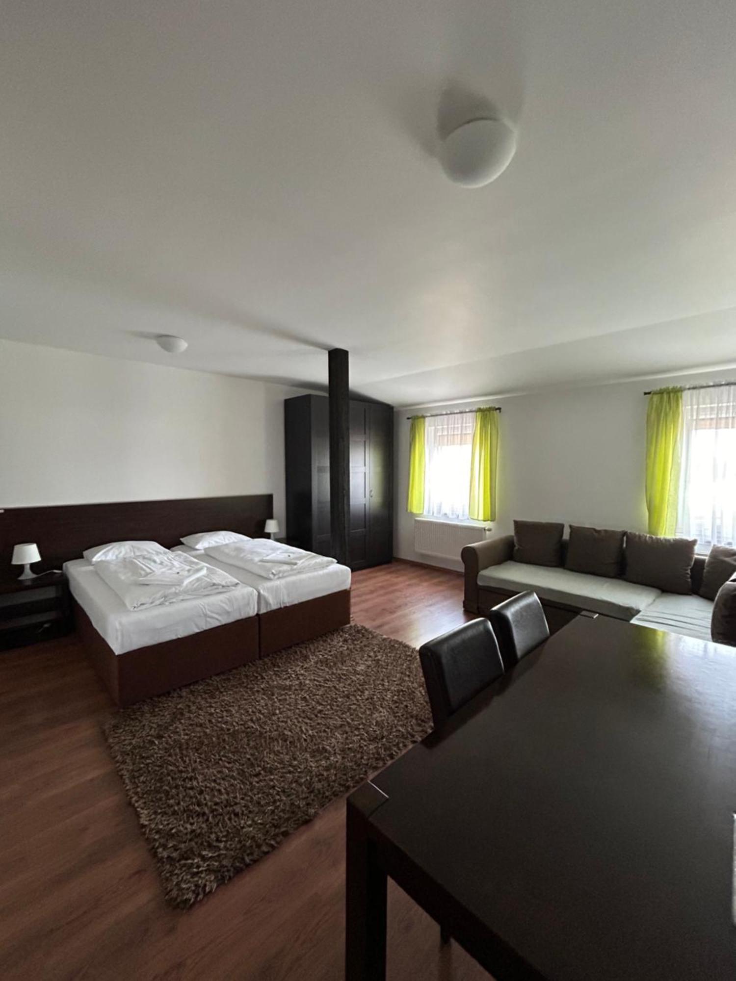 Motel R10 Mladá Boleslav Zewnętrze zdjęcie
