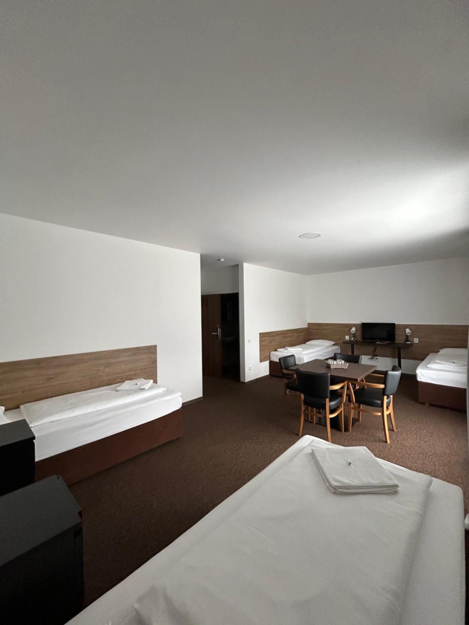 Motel R10 Mladá Boleslav Zewnętrze zdjęcie