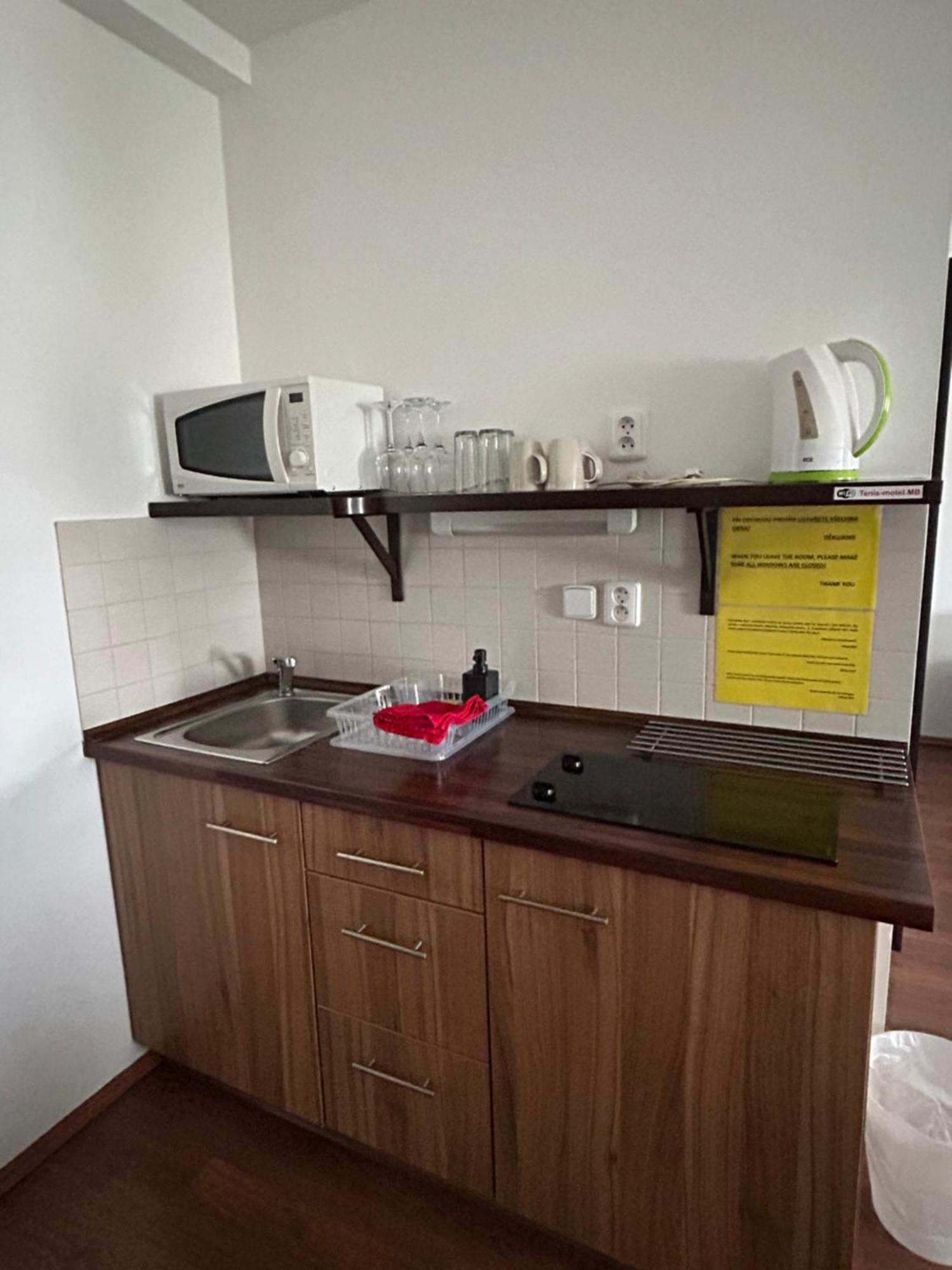 Motel R10 Mladá Boleslav Zewnętrze zdjęcie