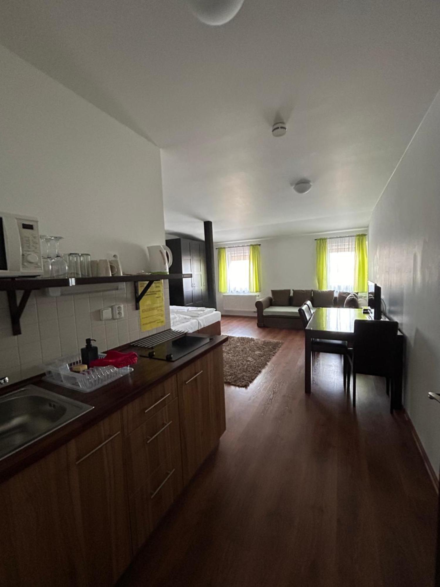 Motel R10 Mladá Boleslav Zewnętrze zdjęcie